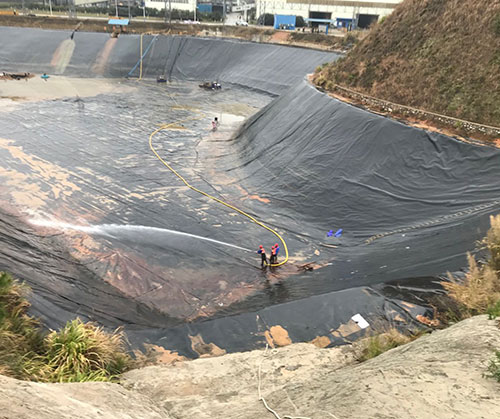 伊宁县废水池清理